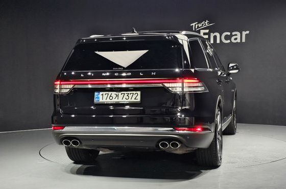 Lincoln Aviator 3.0 Reserve AWD — пробег 9 261 км — фото 4 из 5