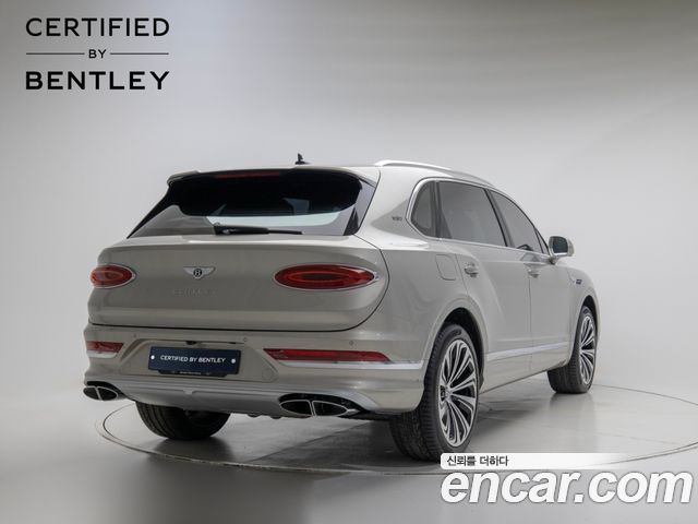 Bentley Bentayga 4.0 V8 EWB Azure — пробег 1 500 км — фото 4 из 5