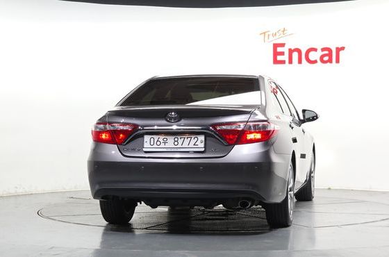 Toyota Camry 2.5 XLE — пробег 101 256 км — фото 4 из 5