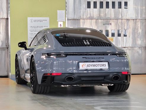 Porsche 911 Carrera 4 GTS — пробег 5 800 км — фото 3 из 5