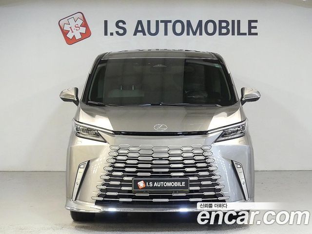 Lexus LM 500h Executive — пробег 8 200 км — фото 2 из 5