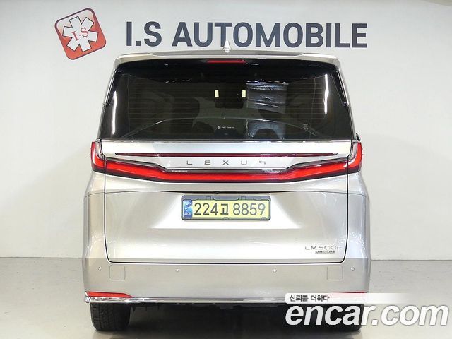 Lexus LM 500h Executive — пробег 8 200 км — фото 3 из 5