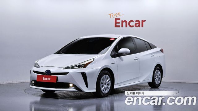 Toyota Prius 1.8 — пробег 60 369 км — фото 1 из 5