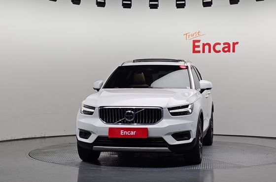 Volvo XC40 B4 Inscription — пробег 140 773 км — фото 3 из 5