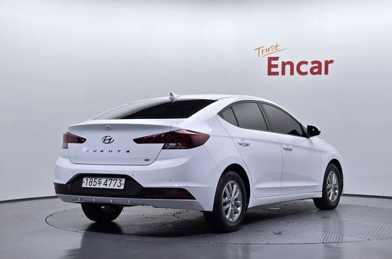 Hyundai AVANTE 1.6 Smart — пробег 44 118 км — фото 2 из 5