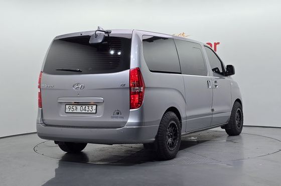 Hyundai Starex Van 5-Seater Modern — пробег 61 144 км — фото 2 из 5