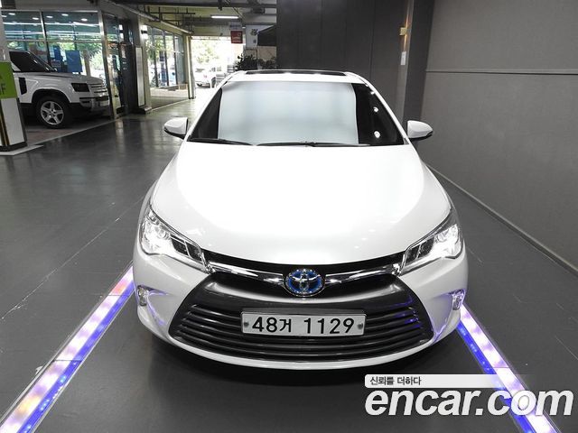 Toyota Camry Hybrid XLE — пробег 61 830 км — фото 1 из 5