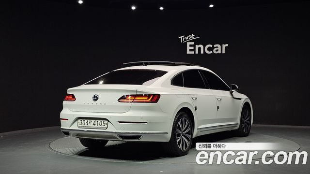 Volkswagen Arteon 2.0 TDI Premium — пробег 74 600 км — фото 2 из 5