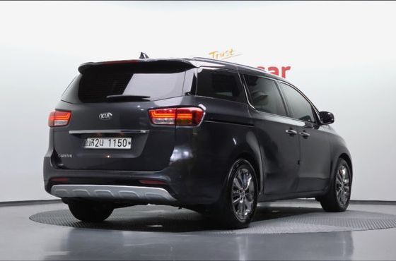Kia Carnival 9-seater Prestige — пробег 134 297 км — фото 2 из 5