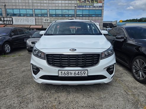 Kia Carnival 7-Seater Limousine VIP — пробег 133 768 км — фото 1 из 5
