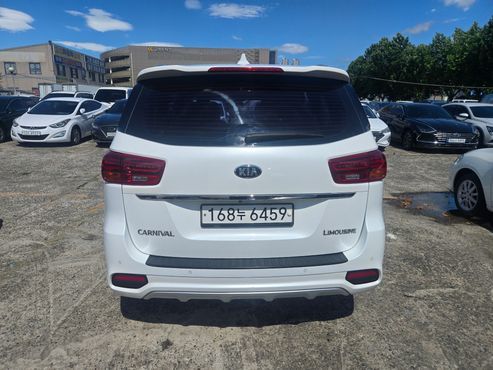 Kia Carnival 7-Seater Limousine VIP — пробег 133 768 км — фото 4 из 5