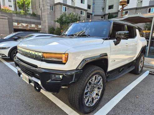 GMC Hummer EV e4WD — пробег 3 500 км — фото 1 из 5