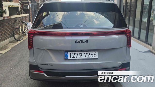 Kia Carnival Hev 9 Seater X Line — пробег 1 700 км — фото 3 из 5