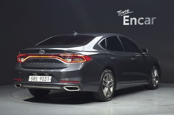 Hyundai Grandeur 2.4 Premium Special — пробег 40 697 км — фото 2 из 5