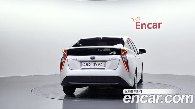 Toyota Prius из Кореи Encar