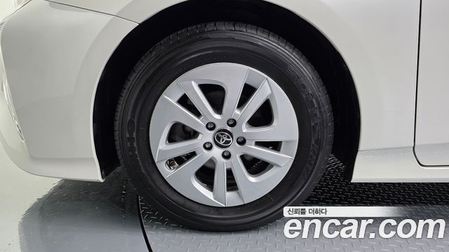 Toyota Prius из Кореи Encar