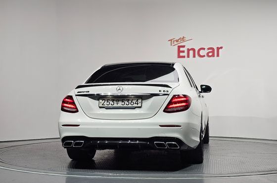 Mercedes-Benz E-Class E63 AMG 4MATIC+ — пробег 105 566 км — фото 4 из 5