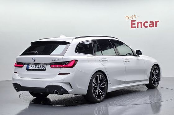 BMW 3-Series 320i Touring M Sports — пробег 17 695 км — фото 2 из 5
