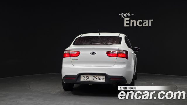 Kia pride 1.6 GDI Sedan Luxury — пробег 128 378 км — фото 4 из 5