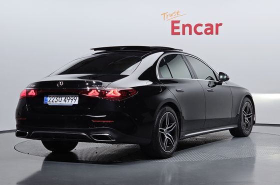 Mercedes-Benz E-Class E300 4MATIC AMG Line — пробег 4 868 км — фото 2 из 5