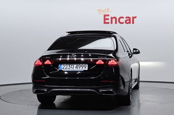 Mercedes-Benz E-Class E300 4MATIC AMG Line — пробег 4 868 км — фото 4 из 5