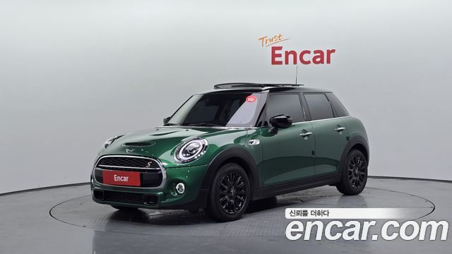 Mini Cooper 5Door Standard 3rd — пробег 71 056 км — фото 1 из 5