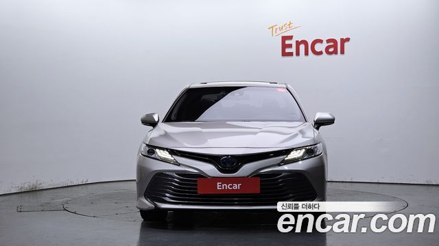 Toyota Camry 2.5 XLE Hybrid — пробег 204 977 км — фото 3 из 5