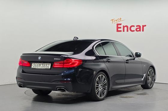 BMW 5-Series 530i M Sport Package Plus — пробег 58 667 км — фото 2 из 5