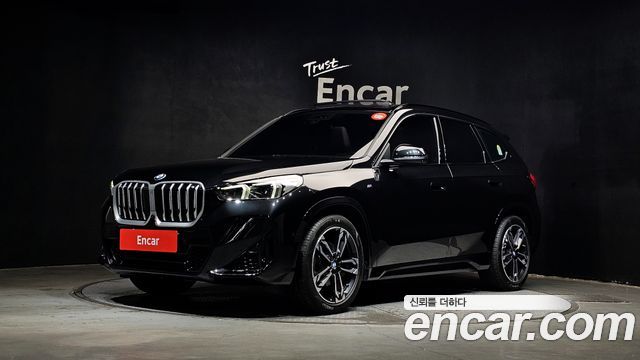 BMW X1 xDrive 20i M Sport — пробег 9 369 км — фото 1 из 5