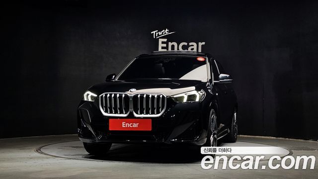 BMW X1 xDrive 20i M Sport — пробег 9 369 км — фото 3 из 5