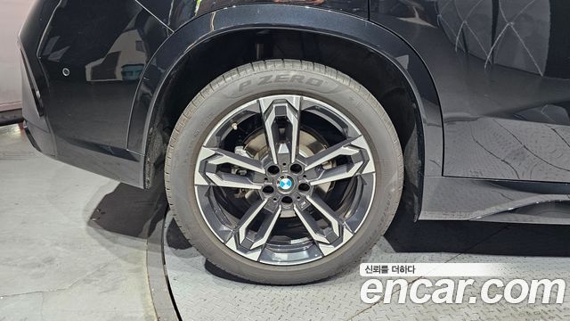 BMW X1 xDrive 20i M Sport — пробег 9 369 км — фото 5 из 5