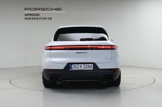 Porsche Cayenne 3.0 S E-Hybrid — пробег 3 124 км — фото 4 из 5
