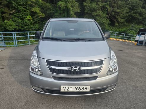 Hyundai Starex 4WD 12-Seater Wagon CVX Luxury — пробег 189 356 км — фото 1 из 5