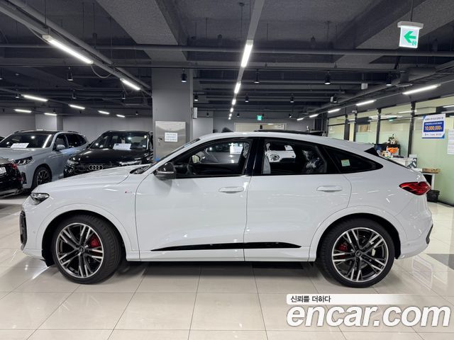 Audi Q5 45 TFSI Quattro S Line Black Edition Sport Back — пробег 24 км — фото 2 из 5