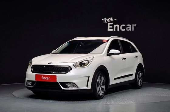 Kia Niro Luxury — пробег 131 544 км — фото 1 из 5
