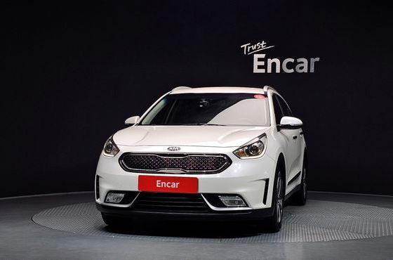 Kia Niro Luxury — пробег 131 544 км — фото 3 из 5