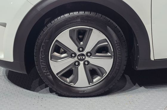 Kia Niro Luxury — пробег 131 544 км — фото 5 из 5