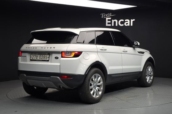 Land Rover Range Rover Evoque 2.0 TD4 SE — пробег 131 037 км — фото 2 из 5