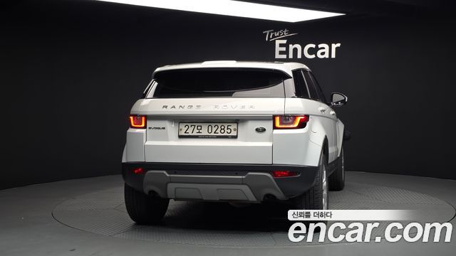 Land Rover Range Rover Evoque 2.0 TD4 SE — пробег 131 037 км — фото 4 из 5