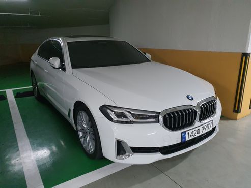 BMW 5-Series 530i xDrive Luxury — пробег 21 900 км — фото 3 из 5