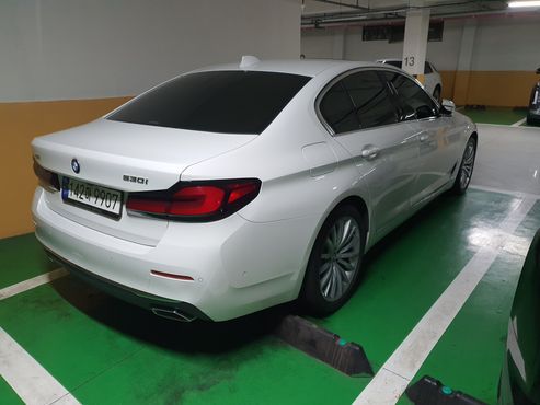 BMW 5-Series 530i xDrive Luxury — пробег 21 900 км — фото 5 из 5