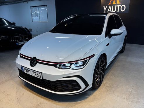 Volkswagen Golf 2.0 GTI — пробег 15 000 км — фото 1 из 5