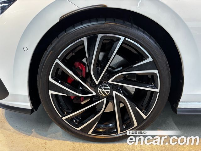 Volkswagen Golf 2.0 GTI — пробег 15 000 км — фото 5 из 5