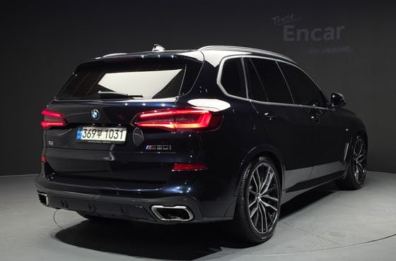 BMW X5 M50i — пробег 64 950 км — фото 2 из 5