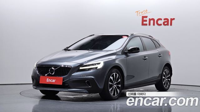 Volvo V40 D3 — пробег 91 200 км — фото 1 из 5