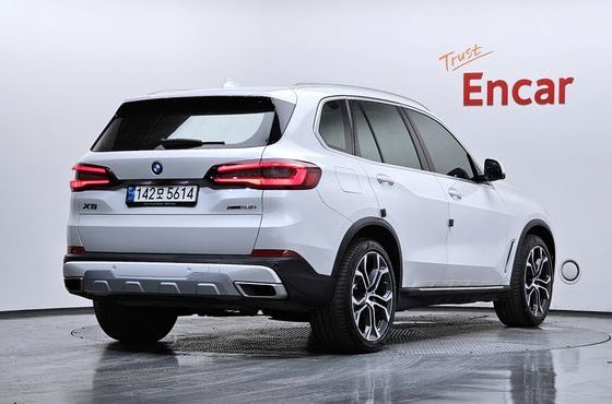 BMW X5 xDrive 40i xLine — пробег 87 335 км — фото 2 из 5