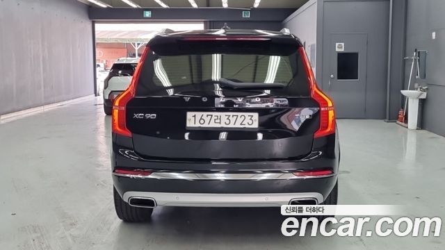 Volvo XC90 T6 Inscription — пробег 125 000 км — фото 4 из 5
