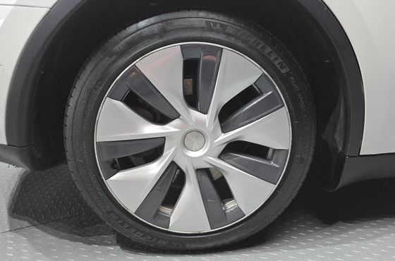 Tesla Model Y Long Range AWD — пробег 81 082 км — фото 5 из 5