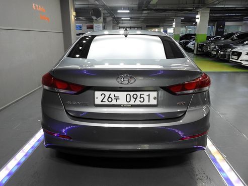 Hyundai AVANTE 1.6 GDI Premium — пробег 69 000 км — фото 4 из 5
