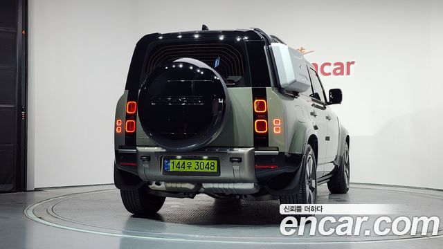 Land Rover Defender 110 D300 X-Dynamic HSE — пробег 9 759 км — фото 4 из 5